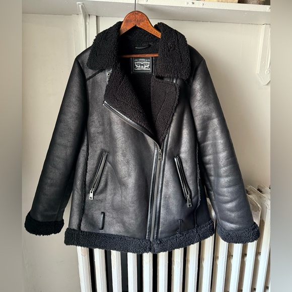 Levi’s faux shearling, black in black, size medium - Picture 3 of 11